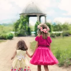 Qué niñas llevarán el vestido rosa en la fiesta de primavera