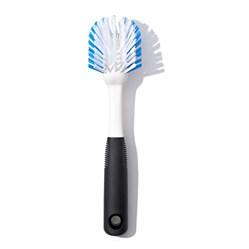 OXO Good Grips Cepillo para limpiar y fregar platos y otros utensilios de cocina